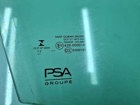 Foto 3ª: Luna Delantera Derecha Citroen C4 130CV [HN05] (2022)