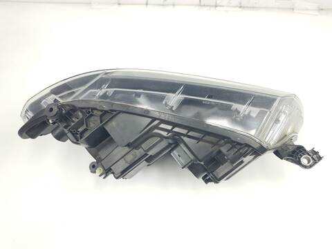 Foto 3ª: Faro Derecho Volkswagen Crafter 35 FURGON BL CON VOL TA FWD (2017)