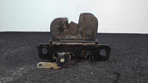 Foto 2ª: Cerradura Maletero Portón Volkswagen Touareg AZZ AUT. (2005)