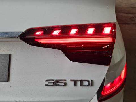 Foto 2ª: Piloto Portón Derecho Audi A4 35 TDI S LINE 4P) BERLINA 163CV 120KW [DTNA] (2024)