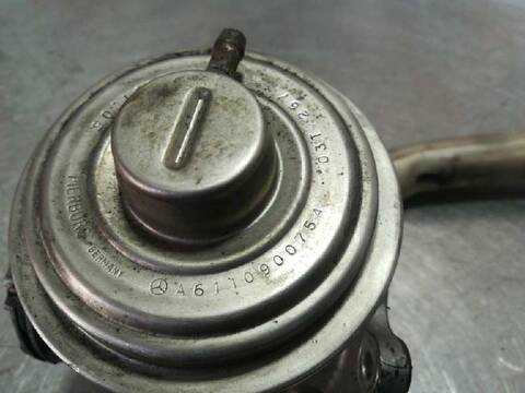 Foto 2ª: Valvula EGR Mercedes Clase C 160 270 CDI 203.016) BERLINA 170CV 125KW [612962] (2003)