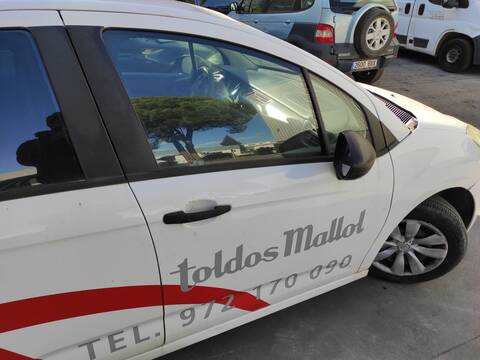 Foto 1ª: Puerta Delantera Derecha Citroen C3 8HR (2013)