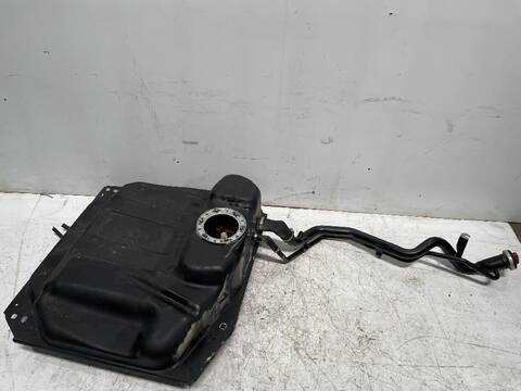 Foto 1ª: Deposito de Combustible Mercedes Clase A 140 A 200 CDI 169.008) 140CV [OM640941] (2004)