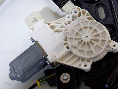 Foto 3ª: Elevalunas Eléctrico Delantero Derecho Bmw Serie 5 518 535D XDRIVE 313CV 230KW [N57Z] (2011)