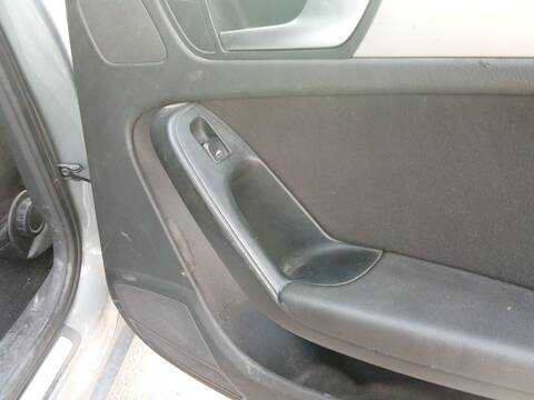 Foto 1ª: Botonera Elevalunas Audi A4 2.7 TDI 190CV 140KW [CAMA,CGKA] (2011)