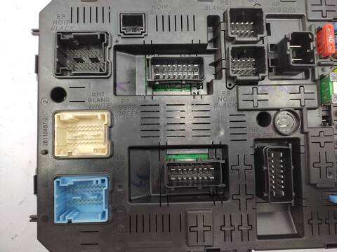 Foto 3ª: Caja Reles Fusibles Citroen C4 COLLECTION BERLINA 109CV 80KW [9HZ] (2009)