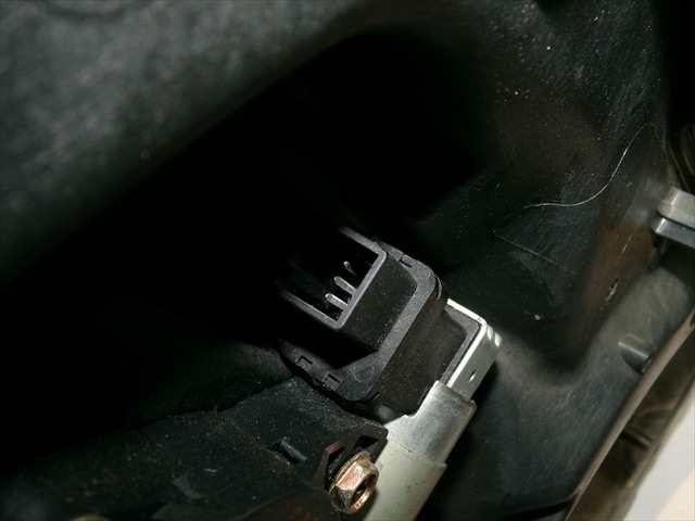 Foto 4ª: Elevalunas Eléctrico Delantero Izquierdo Mazda 6 2.0 D 2002-2008 [RF] (2003)