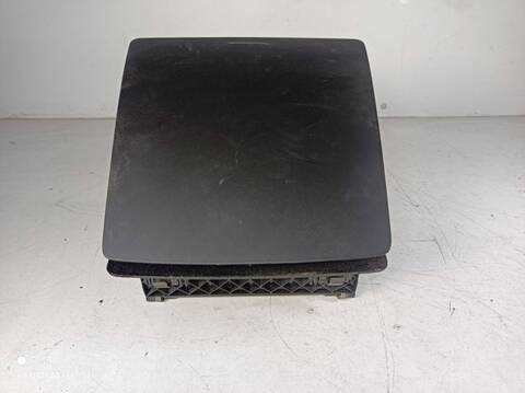 Foto 2ª: Guantera Volkswagen Touran 2 0 LTR. - 103 KW TDI 2003 140CV