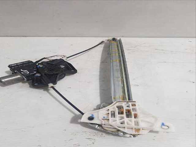 Foto 2ª: Elevalunas Eléctrico Delantero Derecho Toyota Yaris 1.5 HYBRID MXPH11) 92CV [M15A-FXE] (2020)