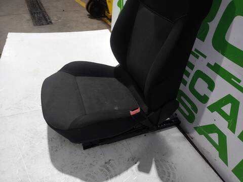 Foto 2ª: Asiento Delantero Derecho Opel Astra ESSENTIA BERLINA 90CV 66KW [Z14XEP] (2006)