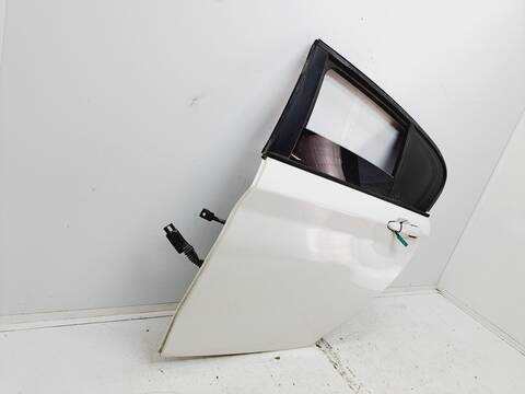 Foto 4ª: Puerta Trasera Izquierda Bmw Serie 1 114 1.5 12V TD 116CV 85KW [B37D15A] (2016)