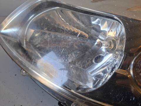Foto 2ª: Faro Izquierdo Dacia Sandero LAUREATE 1.5 DCI DIESEL CAT 86CV (2008)