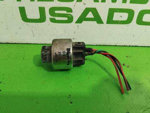 Foto 3ª: Caja Reles Fusibles Volkswagen Golf 1.9 DIESEL 64CV [AEY] (1991)
