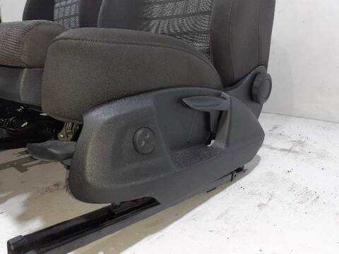 Foto 3ª: Asientos Traseros Audi Q3 BASE 150CV 110KW [CUVC] (2015)