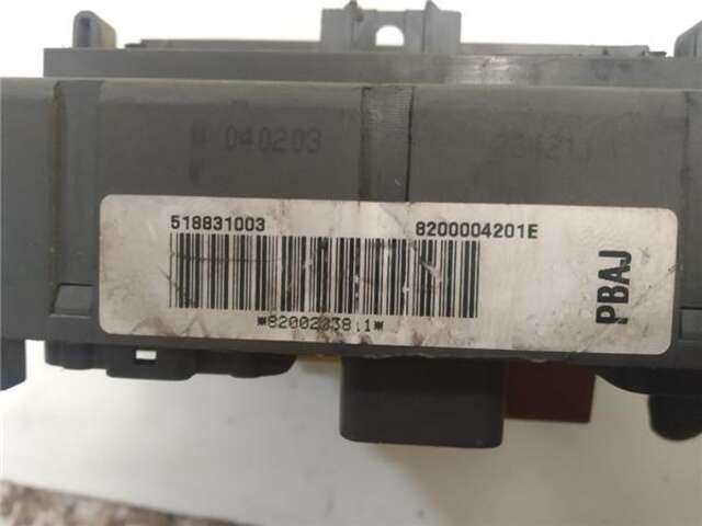 Foto 3ª: Caja Reles Fusibles Renault Laguna 1.9 AUTHENTIQUE [1.9 LTR. - 88 KW DCI DIESEL]