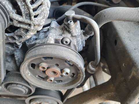 Bomba de Direccion Audi A4 BASICO AVANT 143CV 105KW
