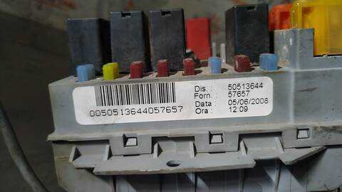 Foto 3ª: Caja Reles Fusibles Alfa Romeo 159 1.9 JTDM 16V ELEGANTE 150CV 110KW [939A2000] (2008)