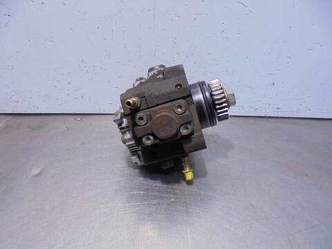 Foto 4ª: Bomba Inyeccion Renault Trafic 2.0 DCI DIESEL CAT 114CV 84KW CAJA CERRADA [M9R E7] (2008)