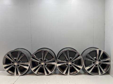 Juego LLantas Mercedes Clase E 180 651924 FAMILIAR