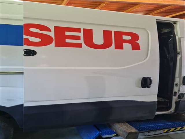 Puerta Lateral Corredera Derecha Iveco Daily NATURALPOWER 35S14 35C14 40C14 50C14 60C14 65C14 ... 136CV 100KW FURGONETA