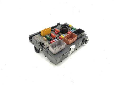 Caja Reles Fusibles Citroen C4 2.0 HDI 138 PICASSO 136CV 100KW