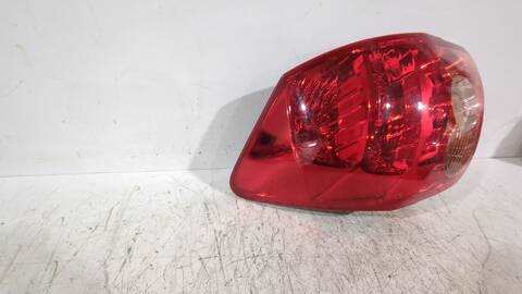 Foto 2ª: Piloto Trasero Derecho Toyota Auris 1.6 ZRE151_) 124CV 91KW [1ZR-FE] (2007)