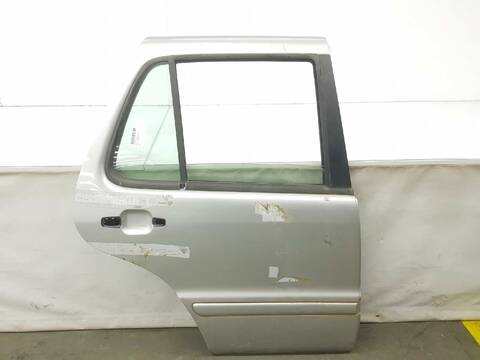Foto 2ª: Puerta Trasera Derecha Mercedes Clase ML 270 2.7 CDI 20V 163CV CLASE M) [OM612963] (1997)