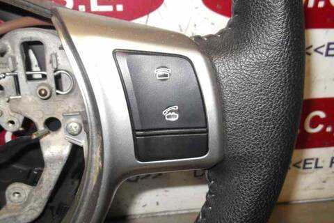 Foto 4ª: Volante Toyota Yaris ACTIVE 90CV 66KW [1ND] (2012)