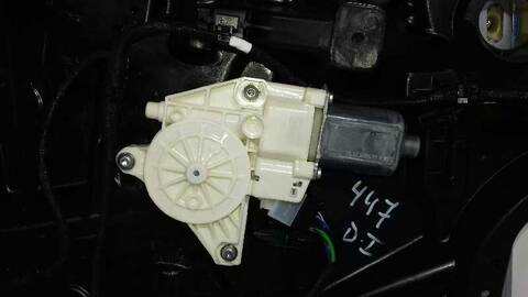 Foto 2ª: Elevalunas Eléctrico Delantero Izquierdo Mercedes Vito 114/116 CDI 119 CDI/BT 4MATIC EXTRALANG 447.705) 190CV 140KW (2014)