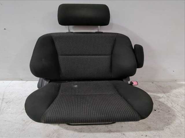 Asiento Delantero Derecho Toyota Corolla 2.2 D-4D AUR10_) 177CV 130KW