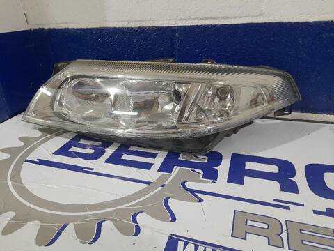 Foto 2ª: Faro Izquierdo Renault Laguna 120CV (2001)