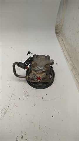 Foto 4ª: Bomba de Direccion Ford Fiesta 1.4 D [D/F6JA] (2002)