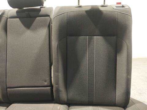 Foto 3ª: Asientos Traseros Volkswagen T-Roc 1.5 TSI 150CV 110KW [DXDB] (2024)