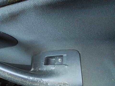 Foto 4ª: Botonera Elevalunas Volkswagen Jetta 2.0 TDI 140CV 103KW [BKD] (2008)