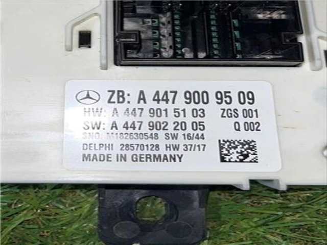 Foto 3ª: Caja Reles Fusibles Mercedes Vito 109/111 CDI WORKER COMPACTA CDI CAT 114CV 84KW FURGON [R9M 503] (2018)