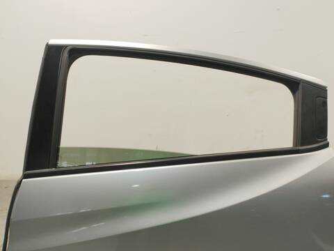 Foto 3ª: Puerta Trasera Izquierda Honda Hrv 1.6 I-DTEC RU8) 120CV 88KW RU) [N16A3] (2016)