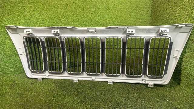 Foto 2ª: Rejilla Delantera Jeep Grand Cherokee 2.7 CRD WJ LAREDO [665921 MB] (2004)