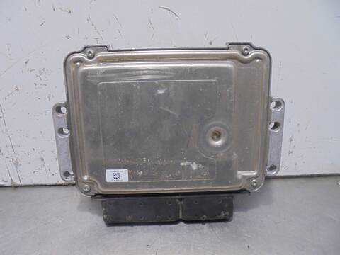 Foto 2ª: Centralita Motor ECU Hyundai i40 KLASS BLUE 116CV 85KW [D4FD] (2013)