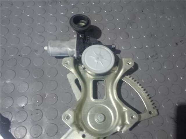 Foto 2ª: Elevalunas Eléctrico Trasero Izquierdo Toyota Prius HÍBRIDO BASIS [HÍBRIDO 57 KW ( 1.5 LTR. - 57 CAT)] [1NZ-FXE]