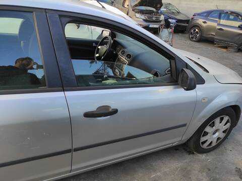Puerta Delantera Derecha Ford Focus KKDA BERLINA