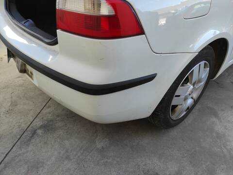 Foto 3ª: Paragolpes Trasero Renault Laguna F9Q752 (2004)