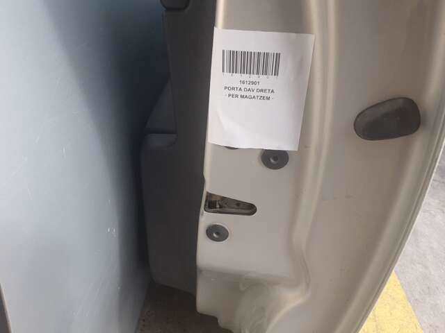 Foto 2ª: Puerta Delantera Derecha Volkswagen Golf 2.0 TDI 140CV [CFFB] (2011)