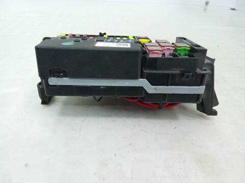 Foto 3ª: Caja Reles Fusibles Opel Astra 1.0 TURBO 68) 105CV 77KW [B 10 XFL,D 10 XFL] (2016)