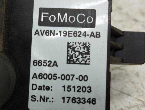 Foto 3ª: Calefacción Ford Kuga ST-LINE 2WD 180CV 132KW [JTMA] (2016)