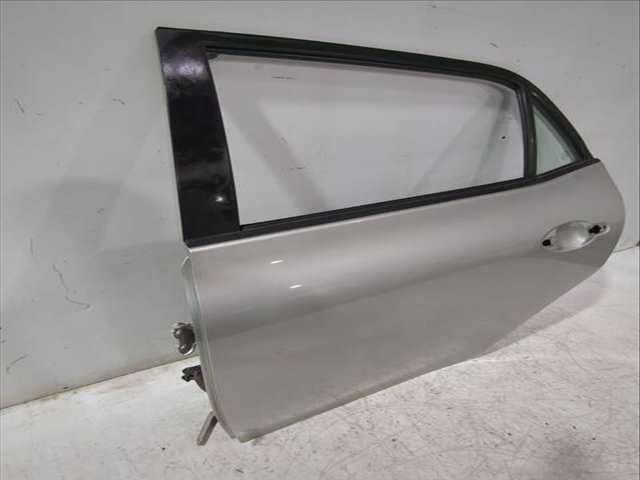 Foto 3ª: Puerta Trasera Izquierda Toyota Auris 1.6 ZRE151_) 124CV 91KW [1ZR-FE] (2008)