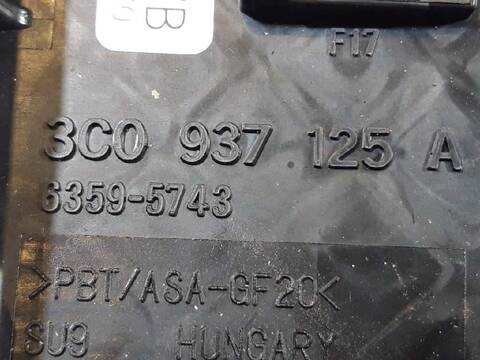Foto 3ª: Caja Reles Fusibles Seat Alhambra STYLE ADVANCED 184CV 135KW [CUWA] (2015)