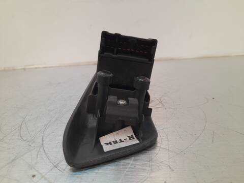 Foto 3ª: Botonera Elevalunas Nissan Primera 2.0 TD CAT BERLINA 90CV 66KW [CD20T] (1997)