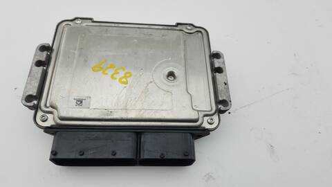 Foto 3ª: Centralita Motor ECU Hyundai ix35 1.7 CRDI 116CV 85KW [D4FD] (2015)