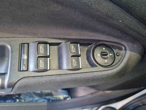 Botonera Elevalunas Ford C Max TREND PLUS 120CV 88KW CEU)
