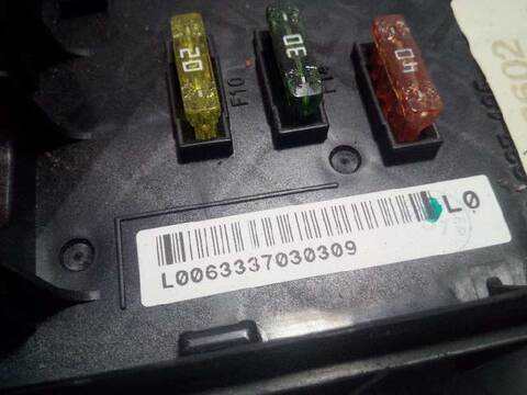 Foto 3ª: Caja Reles Fusibles Volkswagen Passat SPORTLINE BERLINA 140CV 103KW [BKP] (2009)